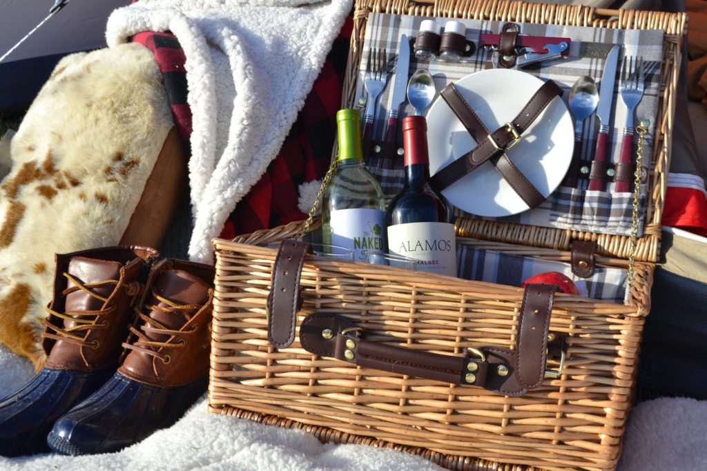 Glamping in Texas - Picnic Basket