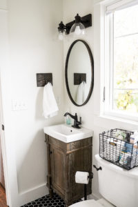 Carriage House Bath - Small craftsman bathroom